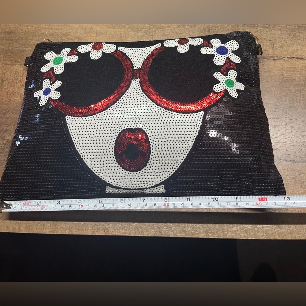 Tiglily NWT Sequined Black Purse With Women In Sun Glasses And Flowers - Picture 8 of 9